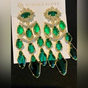 NEW Kendra Scott Alexandria Tiered in emerald green and gold.